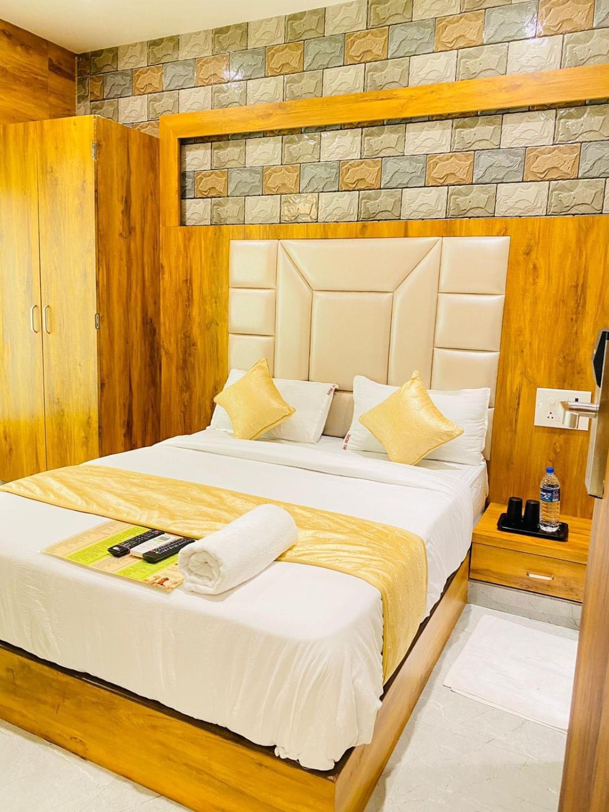 Hotel Bkc Prime - Near Us Consulate มุมไบ ภายนอก รูปภาพ