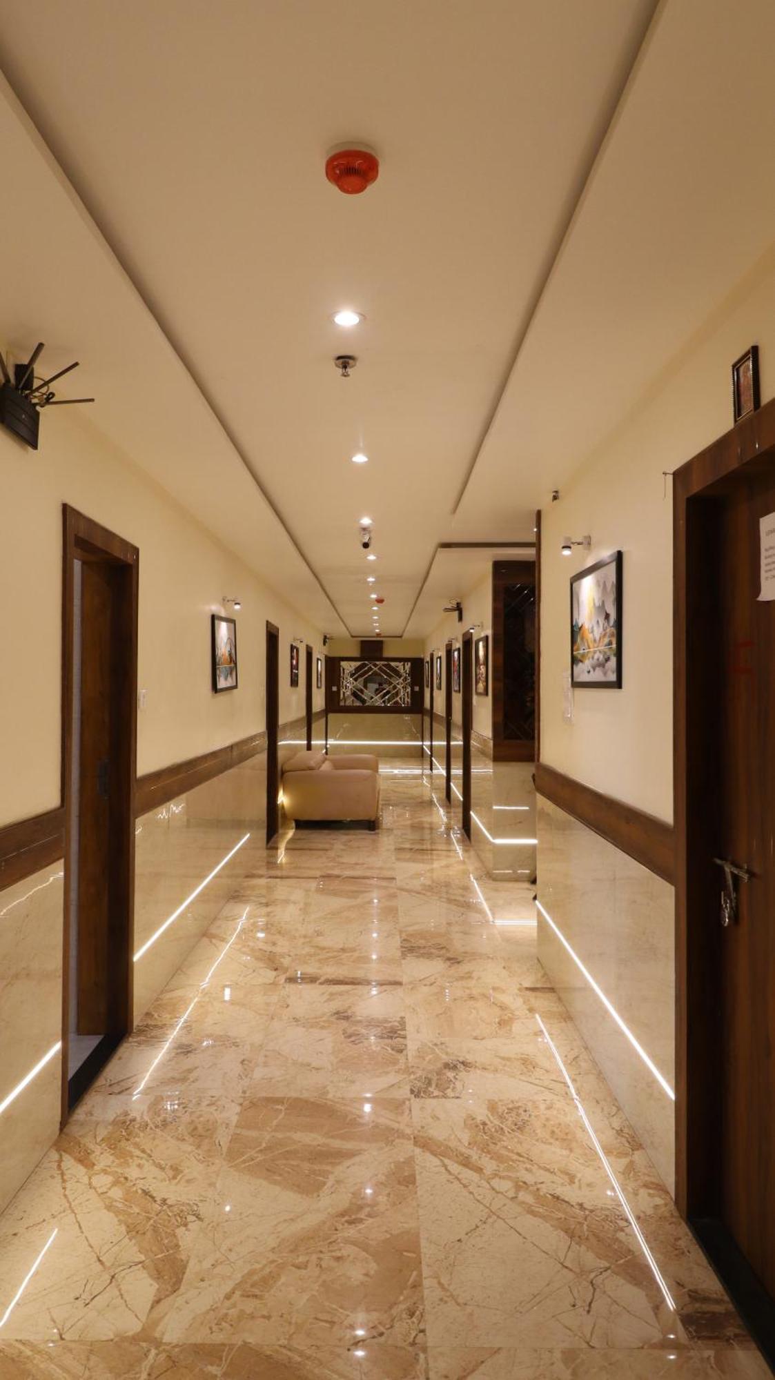 Hotel Bkc Prime - Near Us Consulate มุมไบ ภายนอก รูปภาพ