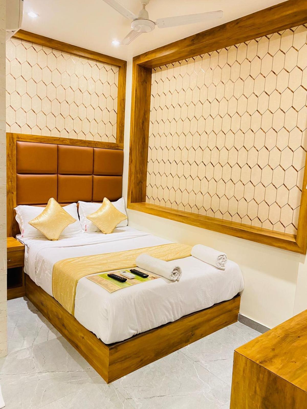 Hotel Bkc Prime - Near Us Consulate มุมไบ ภายนอก รูปภาพ