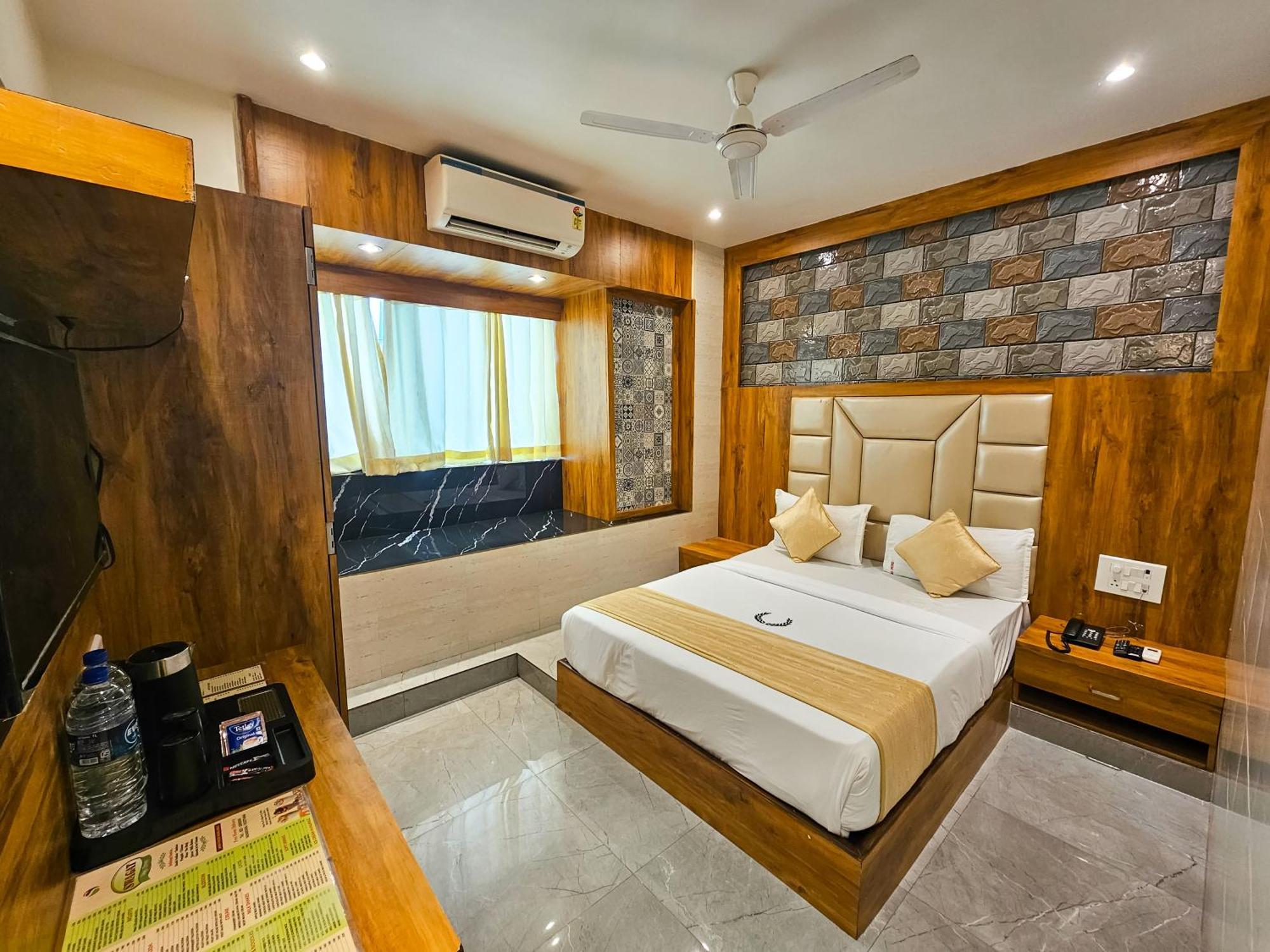 Hotel Bkc Prime - Near Us Consulate มุมไบ ภายนอก รูปภาพ
